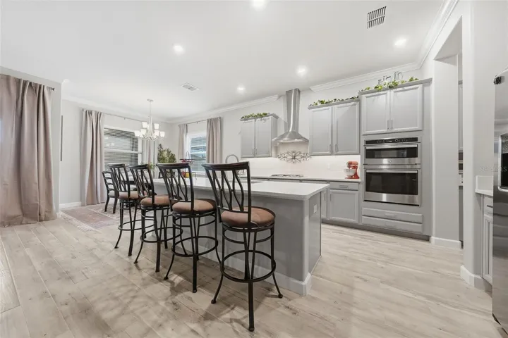 Kitchen w/ Island