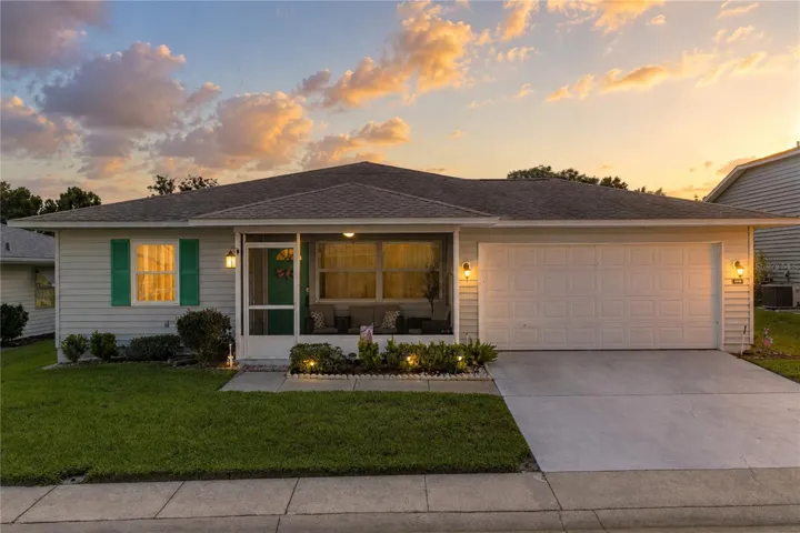 1816 Master Ln. - Front View