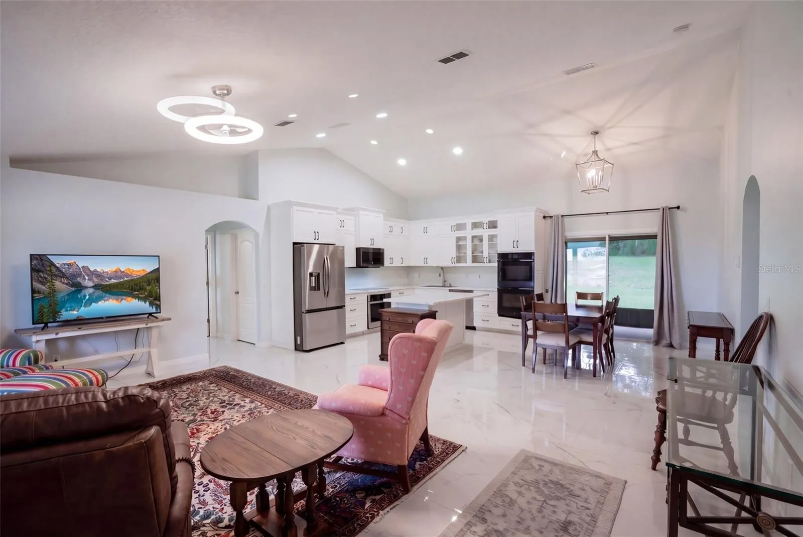 Bright &amp; Open Floor Plan