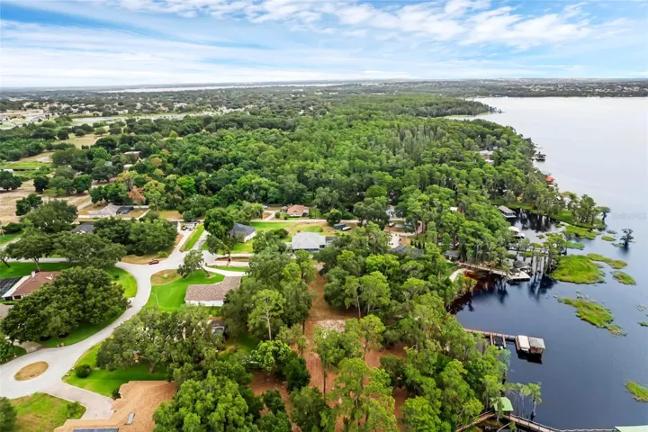 Beautiful, Lush Lake Access Neighborhood