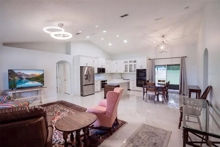 Bright &amp; Open Floor Plan