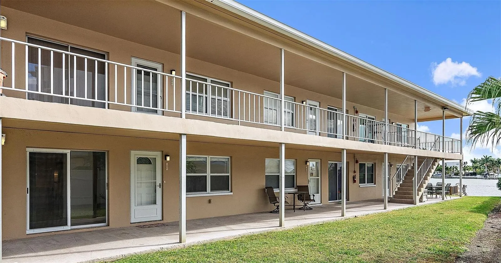 Inviting 12-unit Complex