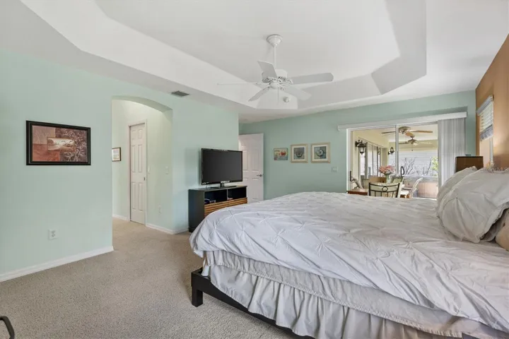 Tray ceiling in primary bedroom