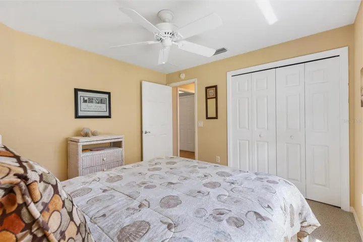Double closet in 2nd BR