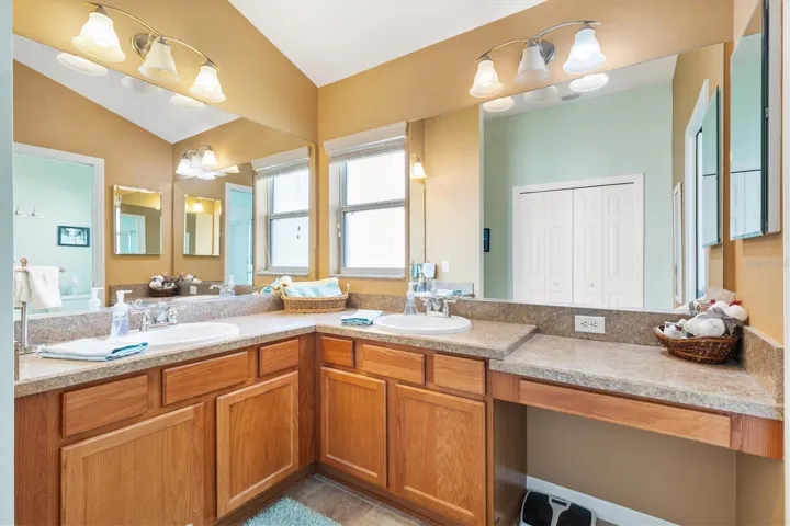 Dual sinks