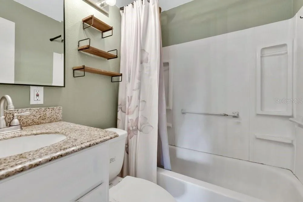 Bathroom with Tub/Shower combo