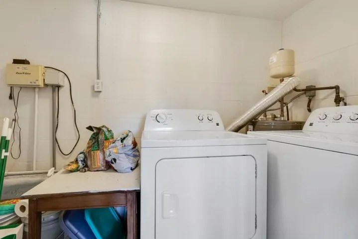 Laundry utility room