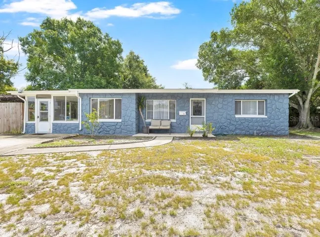 Welcome to 7400 36th Ave North in Jungle Terrace Neighborhood, St Petersburg FL 33710