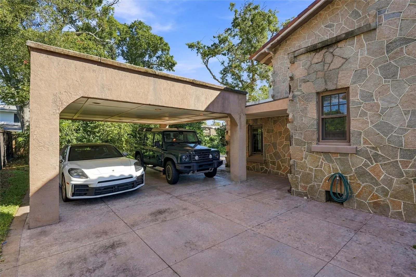 Carport
