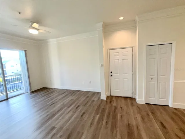 Open Floor plan, bright and airy