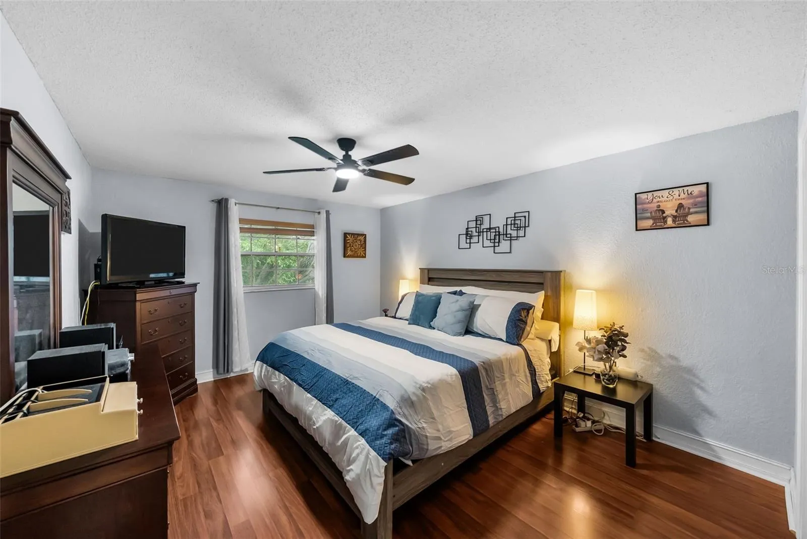 Large Bedroom Fits a King Size Bed Easily