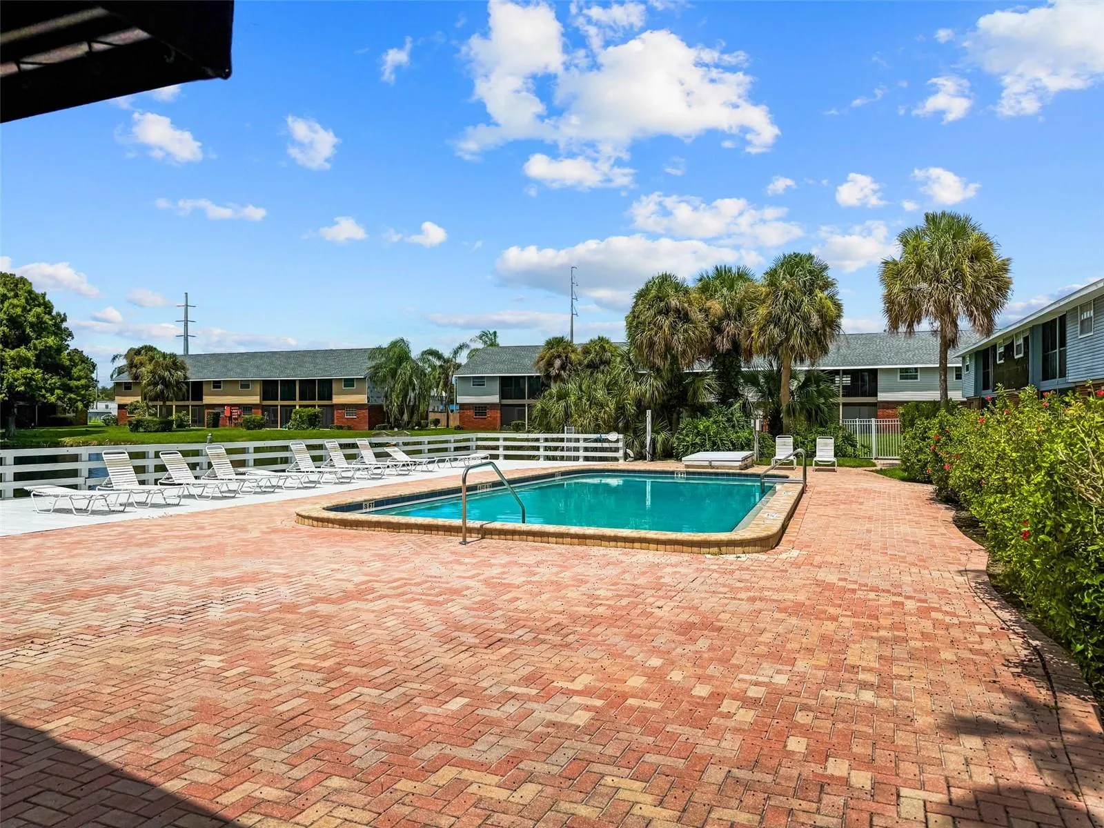 Come Relax Poolside!