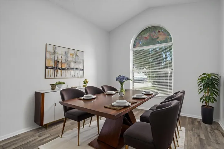 Virtually staged dining room