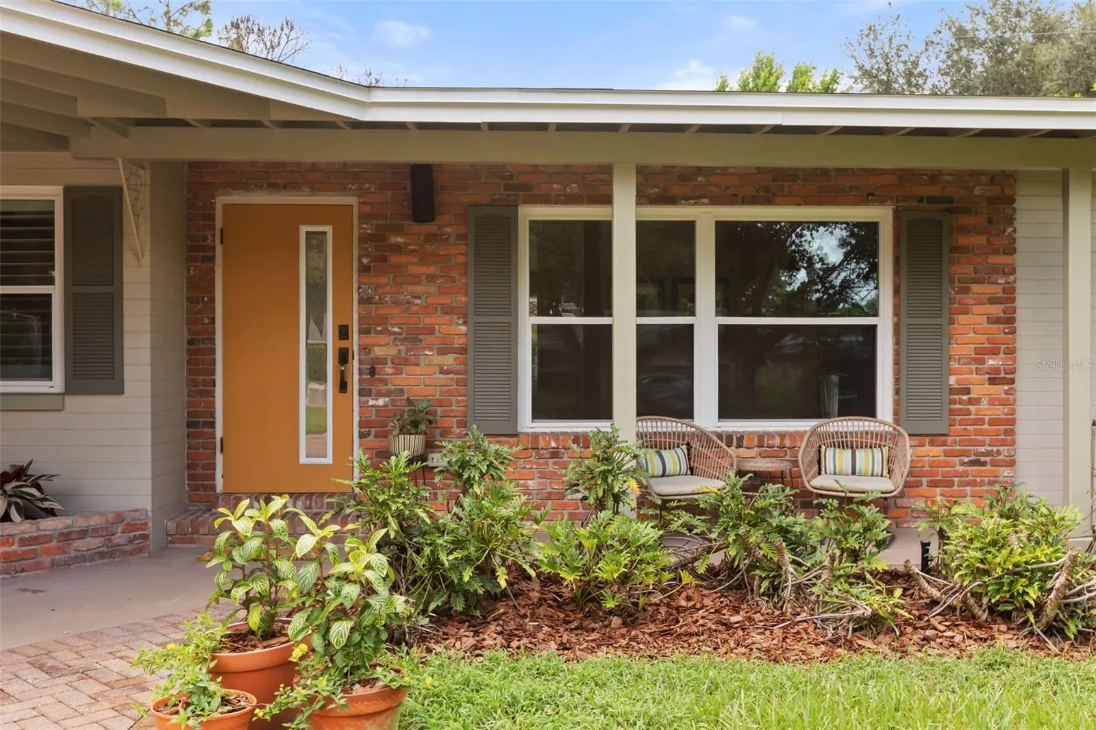 Sweet curb appeal
