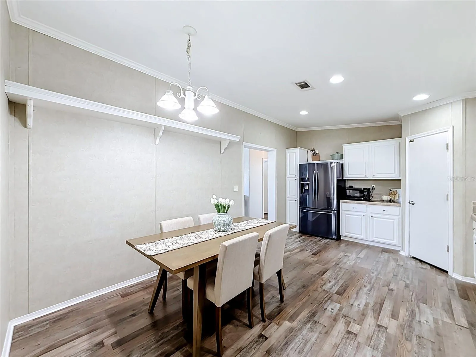 Dining area in kitchen