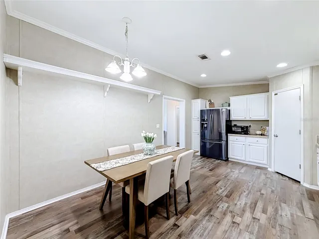 Dining area in kitchen