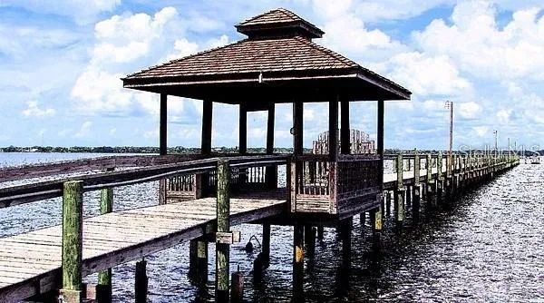 Long Pier
