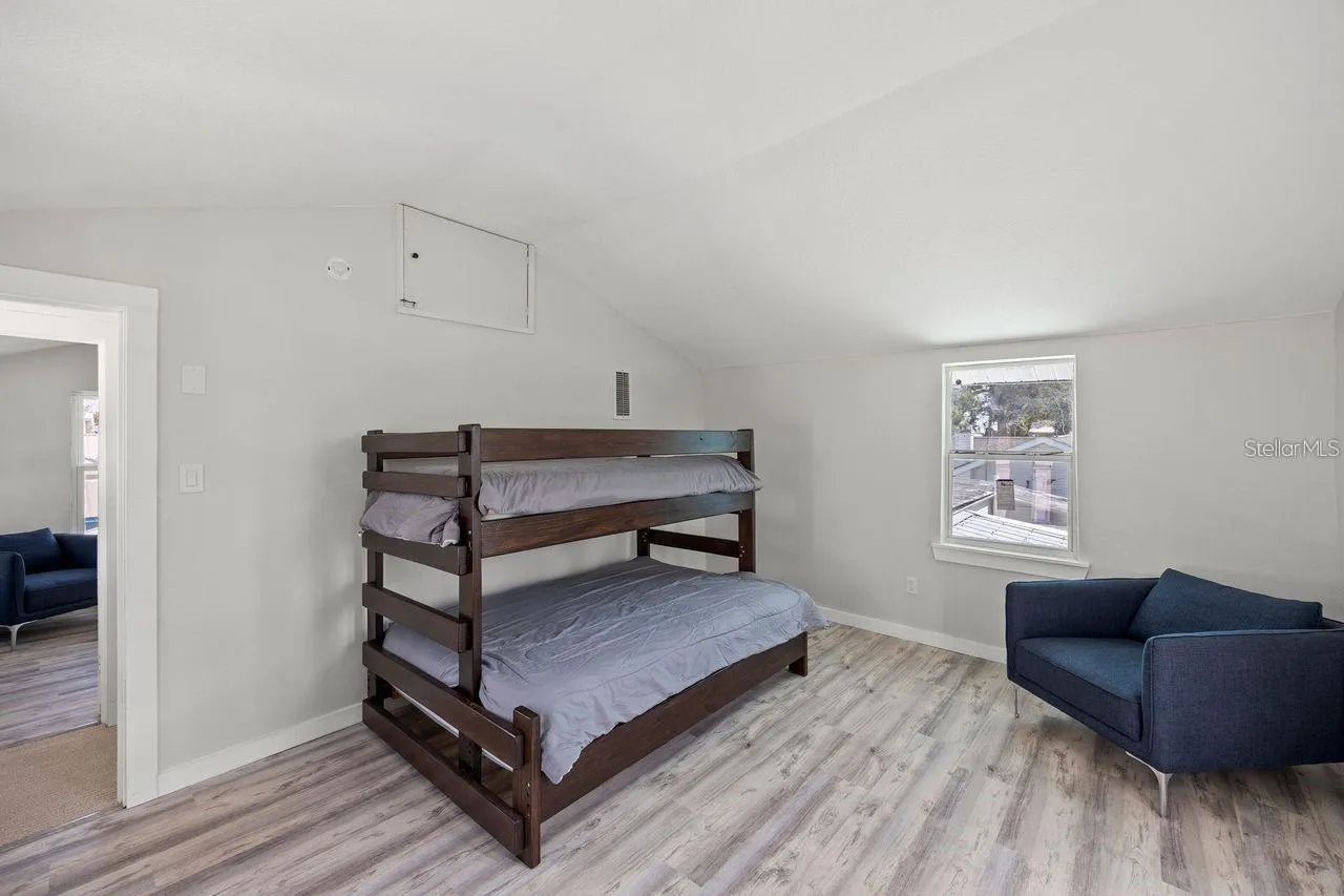 Bedroom/Bonus Room