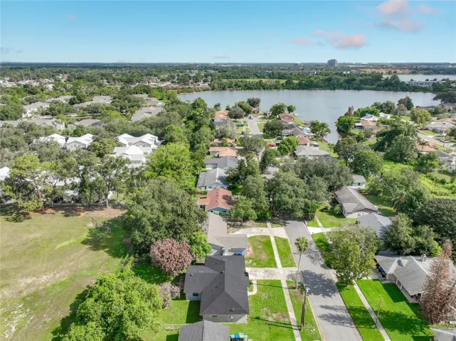 Great Orlando location with established surroundings