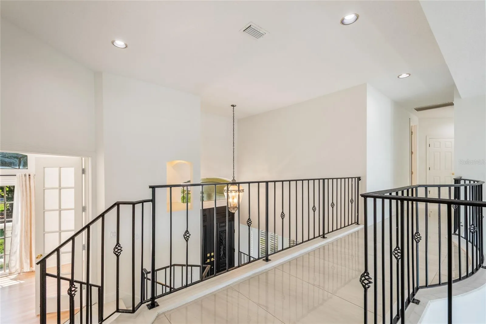 Upstairs Walkway/Hallway