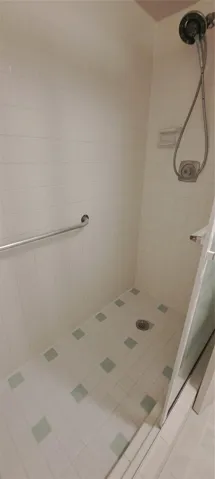 Stand up shower in bathroom 1