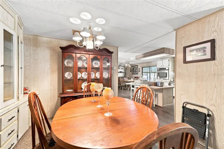 Dining/Kitchen