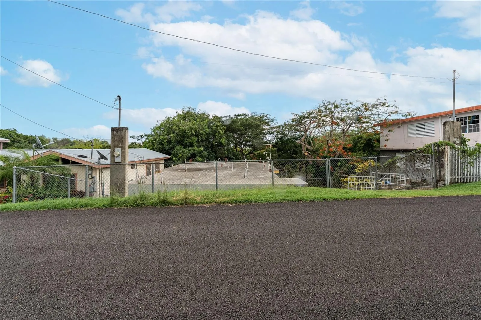 Charco Hondo Small House For Sale 2b 1b in Cabo Rojo PR 00623
