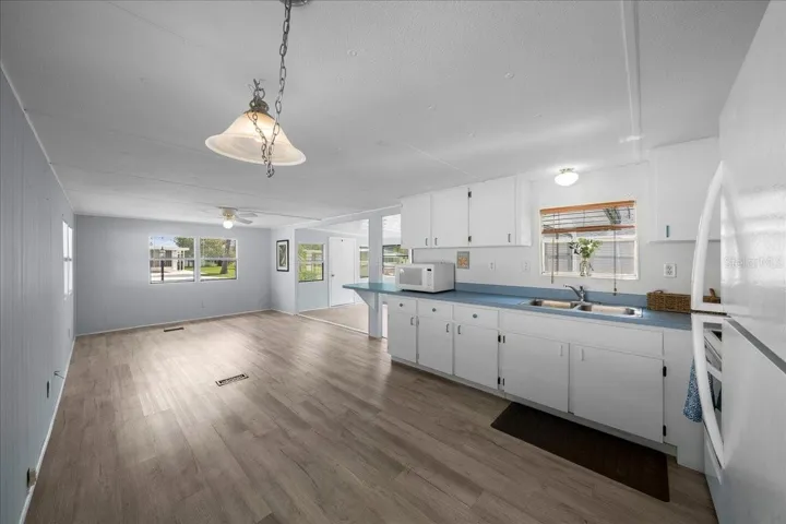 Eat-in Area in Kitchen