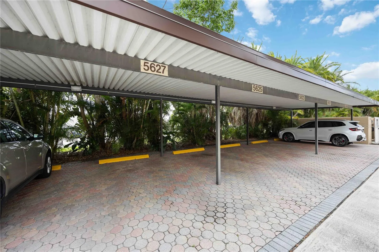 carport