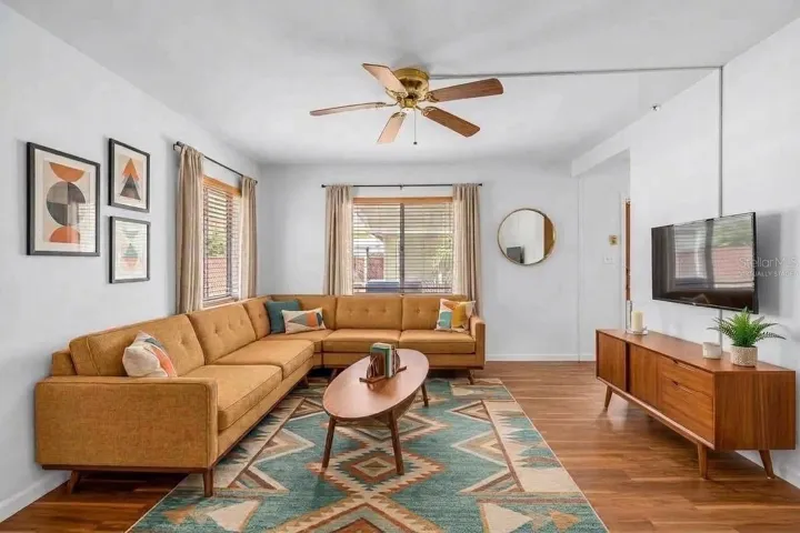 Virtually staged furniture