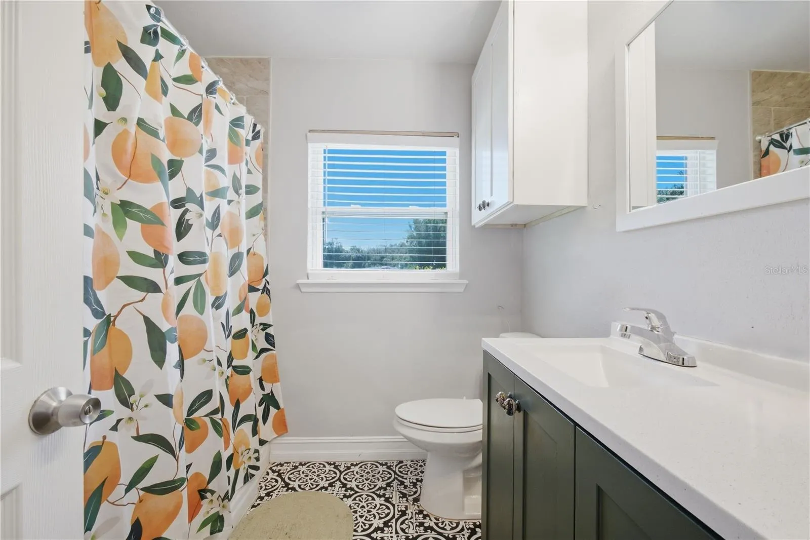 Full hall bathroom with tub!