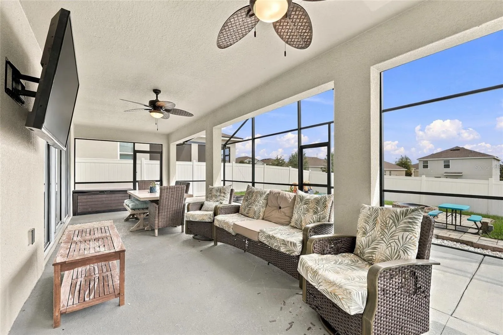 Outdoor screened in porch