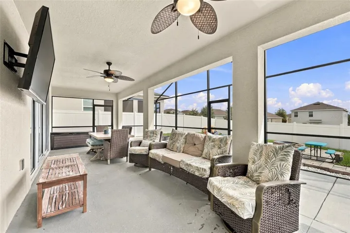 Outdoor screened in porch