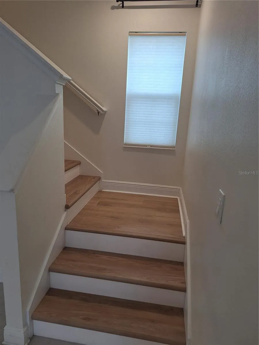 STAIRS UP