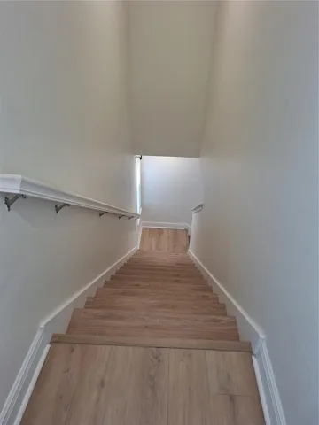 STAIRS DOWN