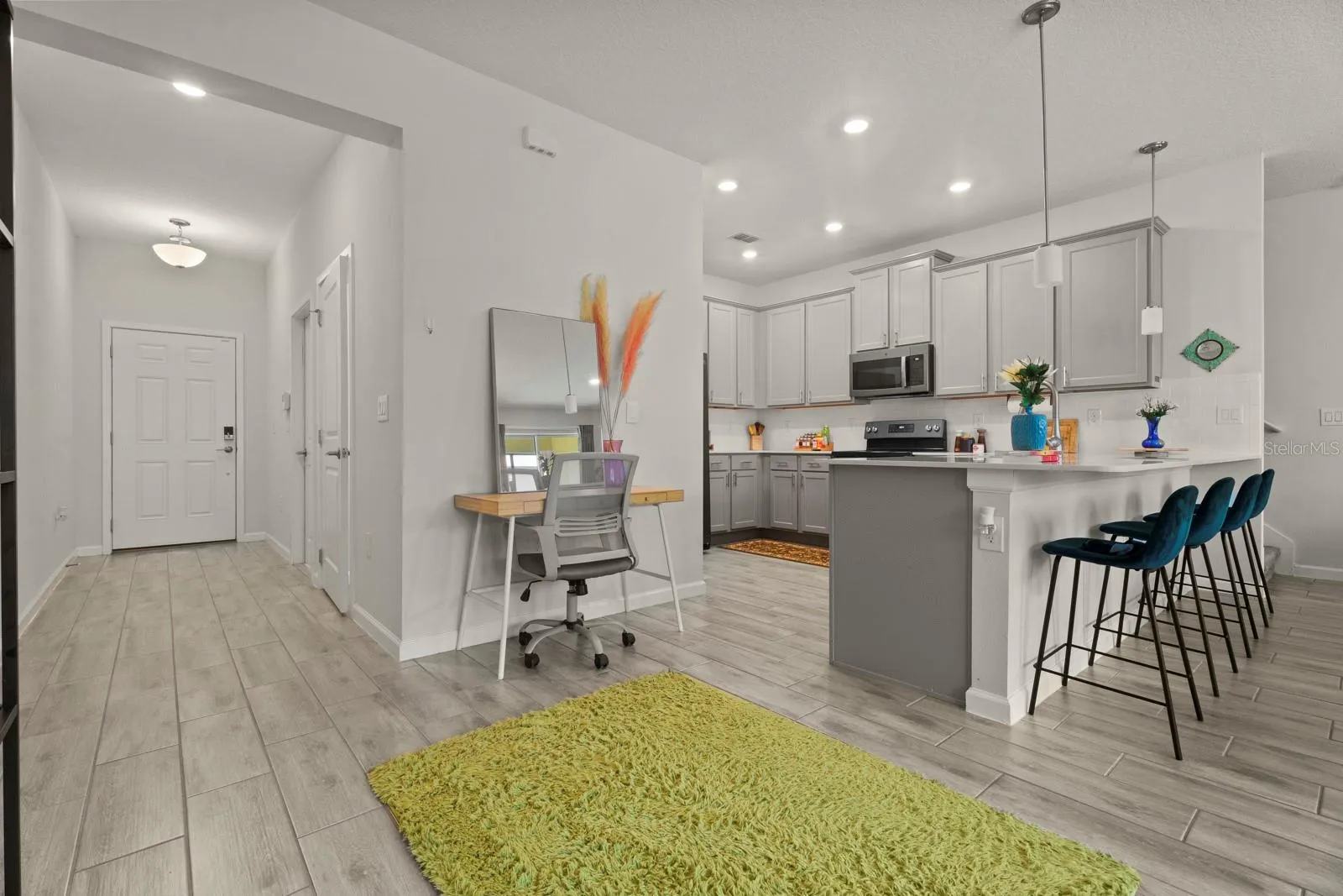 Foyer/Kitchen view