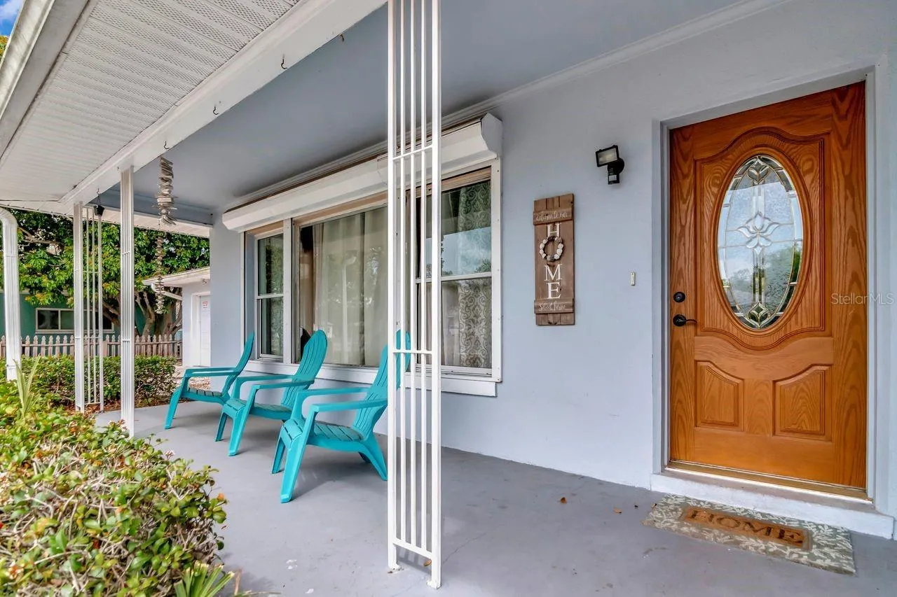 Cozy covered front porch!