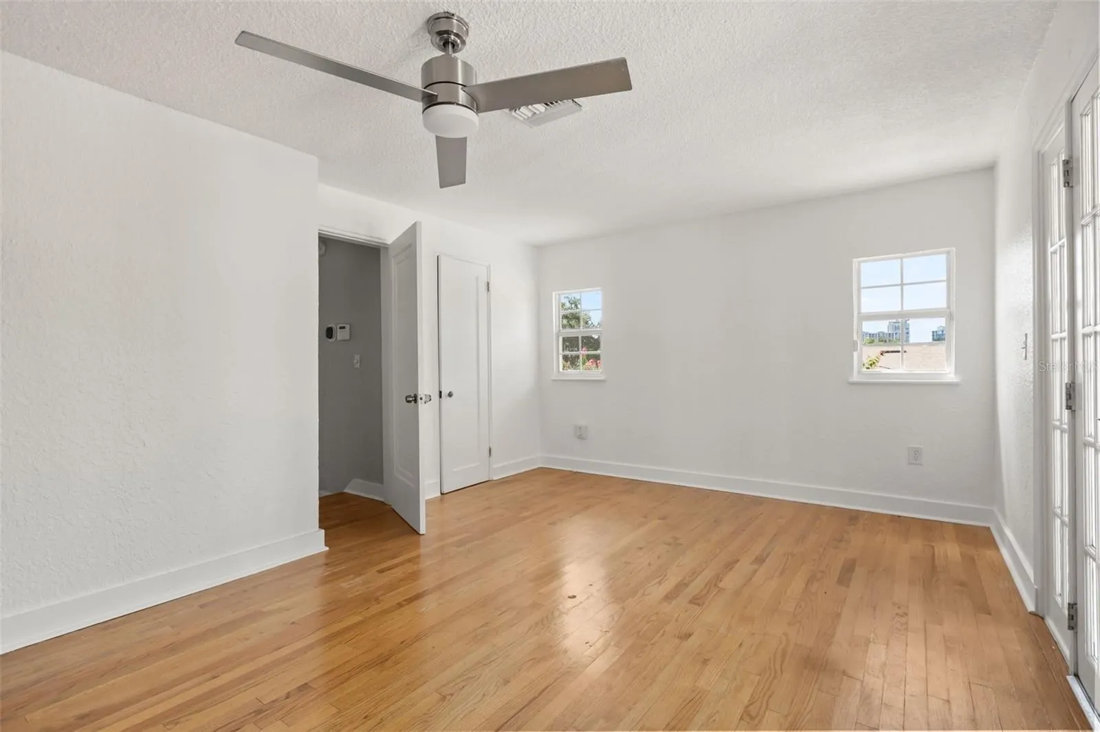 Secondary bedroom