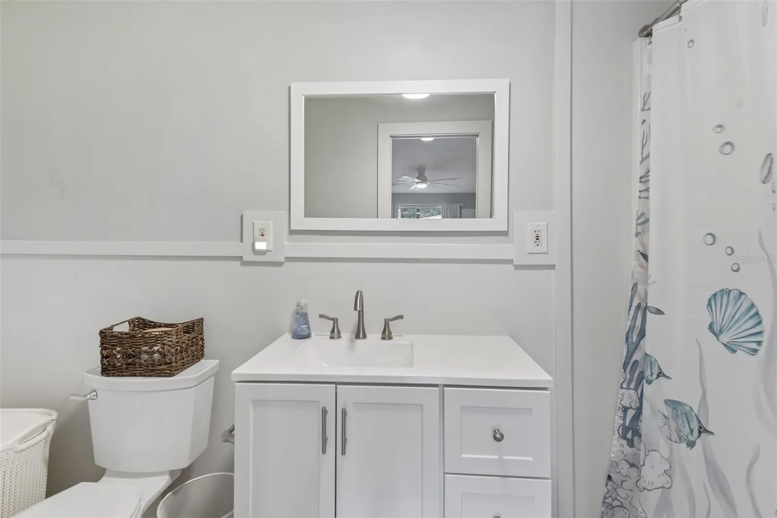 MIL suite bathroom