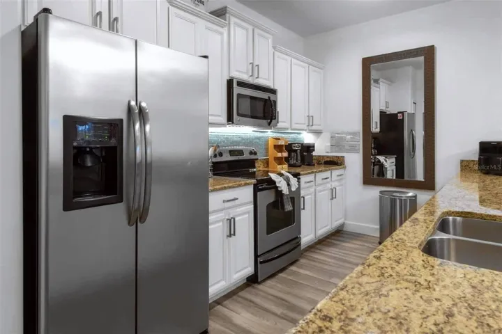 Kitchen - stainless steel appliances