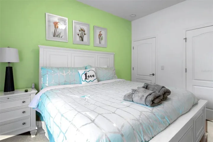 Bedroom 1 - king bed