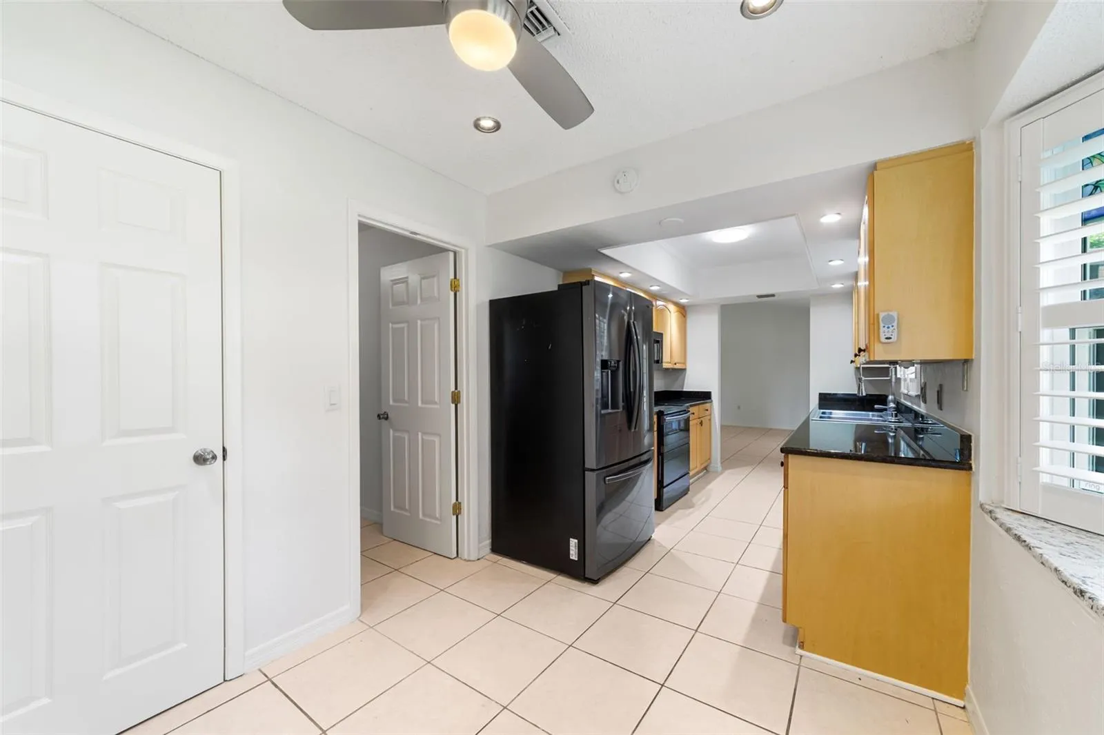Eat-in Kitchen.