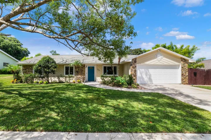 PRIVATE POOL, .24 ACRE LOT &amp; NO HOA – this one checks all the boxes right in the heart of Altamonte Springs!