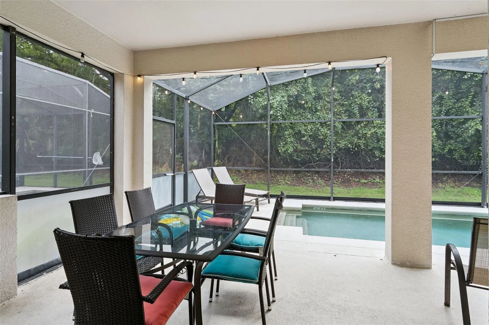 Covered Patio with Dining
