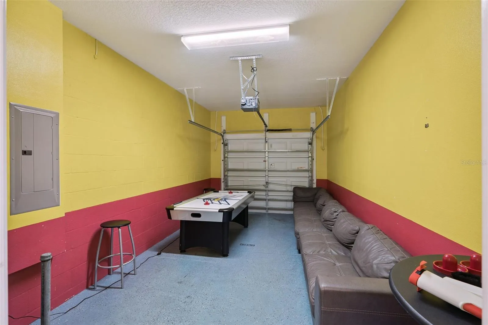 Garage/Game Room