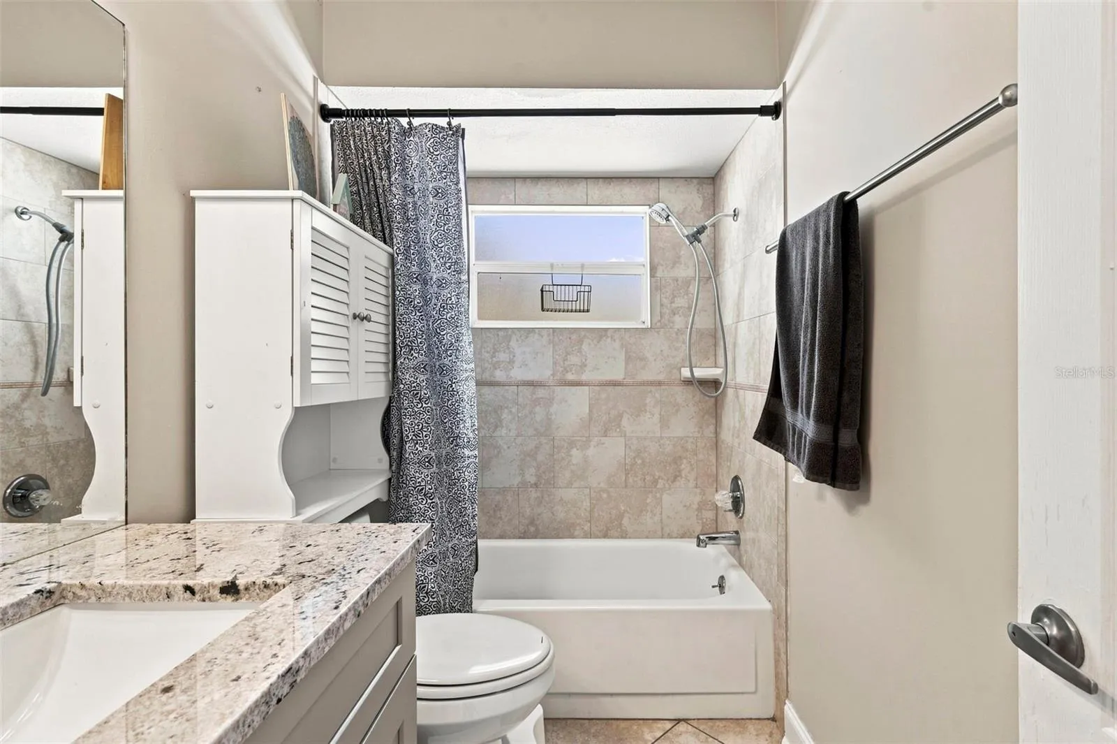 Shared Full Bathroom