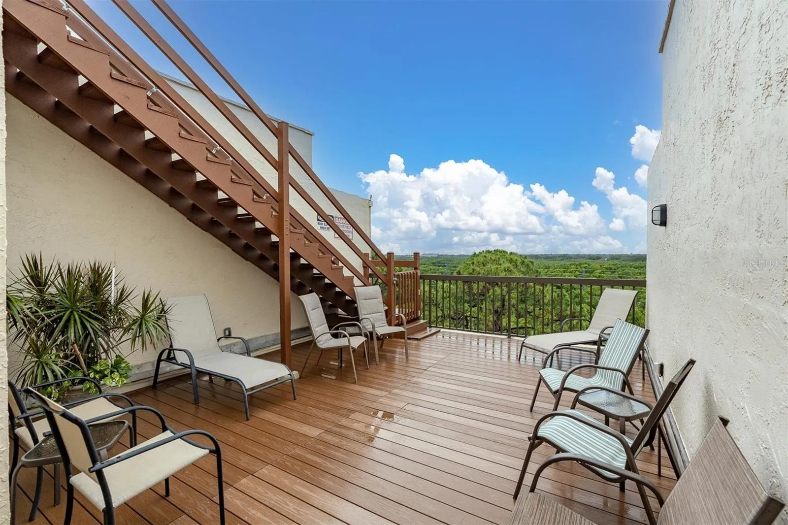 Fifth floor resident sun deck