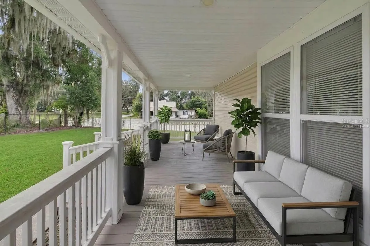 VIRTUALLY STAGED FRONT PORCH