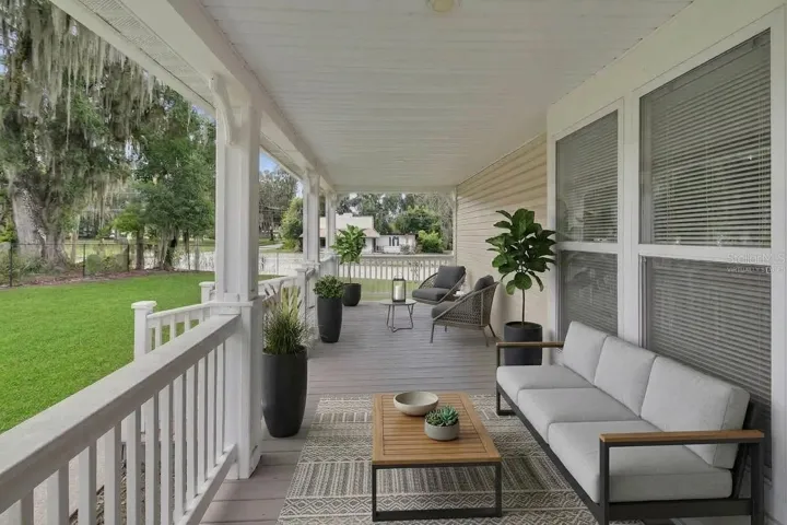 VIRTUALLY STAGED FRONT PORCH