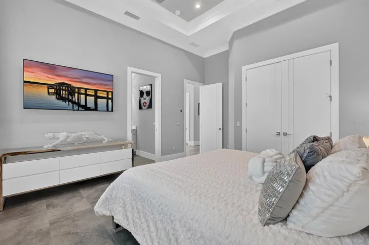 High ceilings and its own private ensuite make this a true retreat for family or overnight guests.